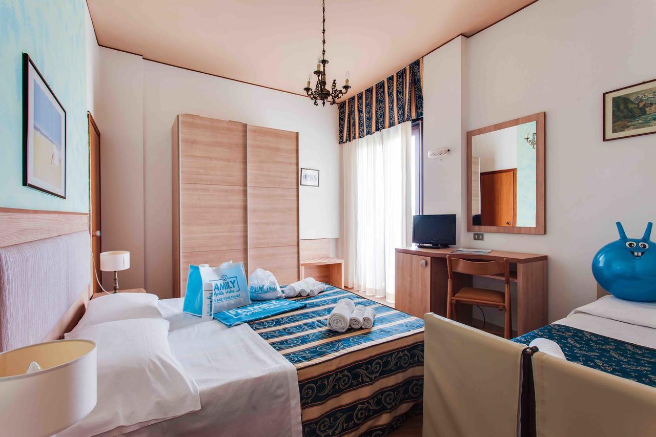 Fabilia Family Hotel Milano Marittima Kültér fotó